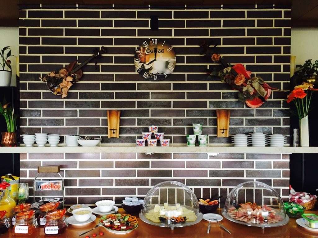 Pension Klein Und Ferienwohnungen (Adults Only) โบเดนไมส์ ภายนอก รูปภาพ