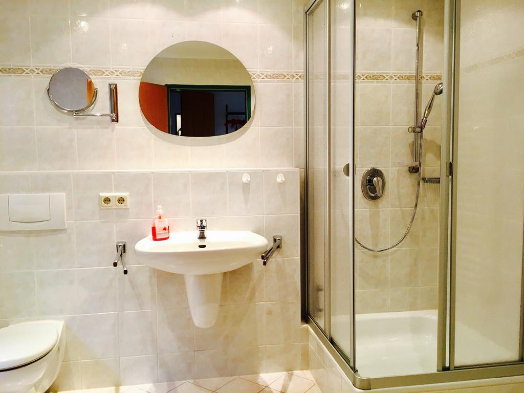 Pension Klein Und Ferienwohnungen (Adults Only) โบเดนไมส์ ภายนอก รูปภาพ
