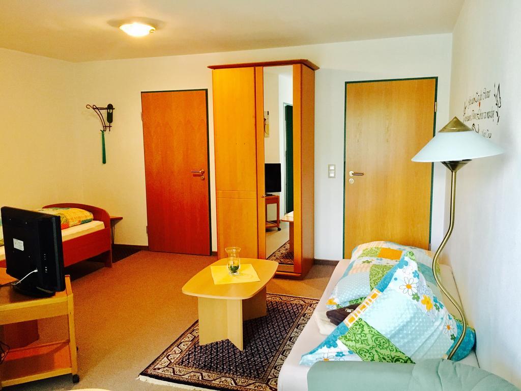 Pension Klein Und Ferienwohnungen (Adults Only) โบเดนไมส์ ภายนอก รูปภาพ