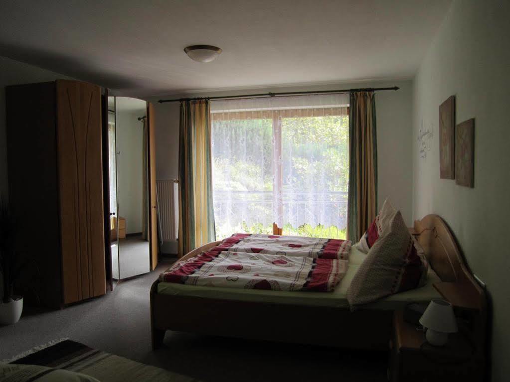 Pension Klein Und Ferienwohnungen (Adults Only) โบเดนไมส์ ภายนอก รูปภาพ